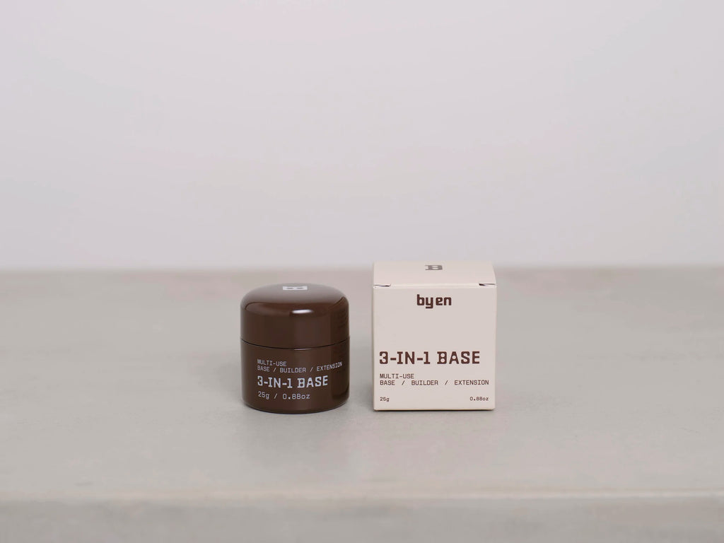 By En 3-in-1 Base Gel