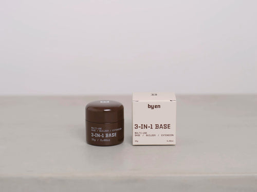 By En 3-in-1 Base Gel