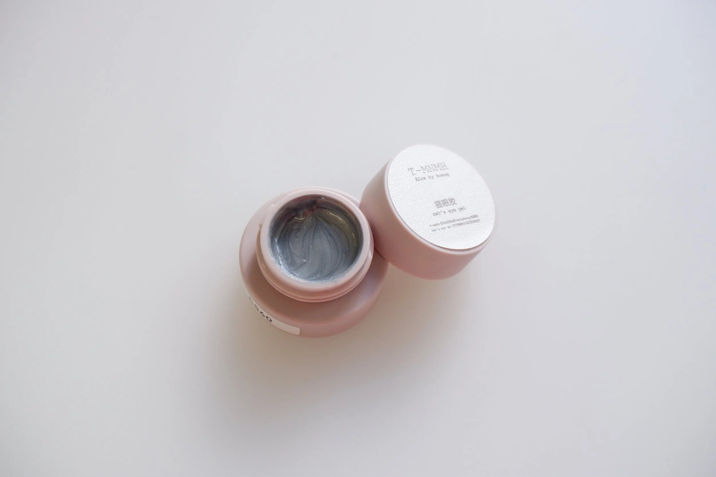 Kira by Huang Magnet Gel - CS60 Sheer Silver