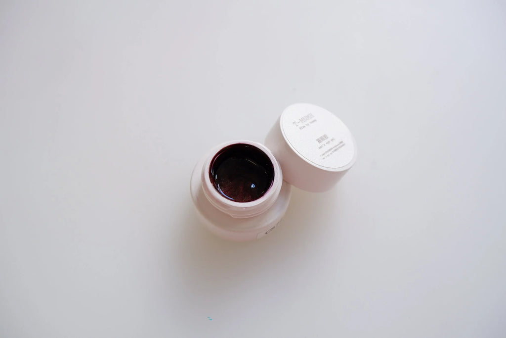 Kira by Huang Magnet Gel - CS72 Red