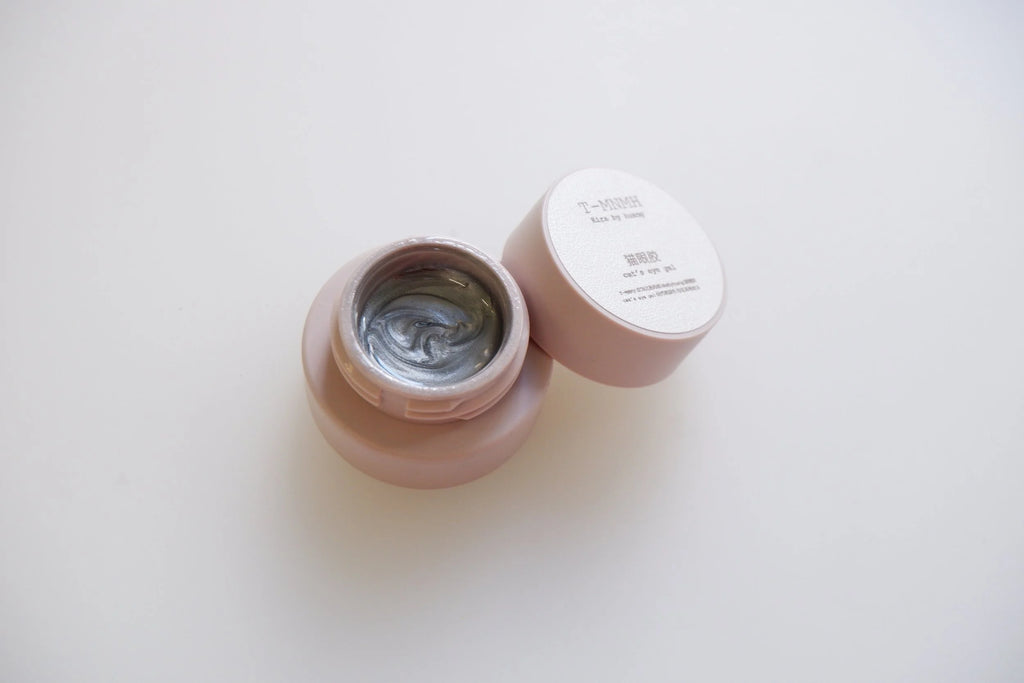Kira by Huang Magnet Gel - CS82 Silver
