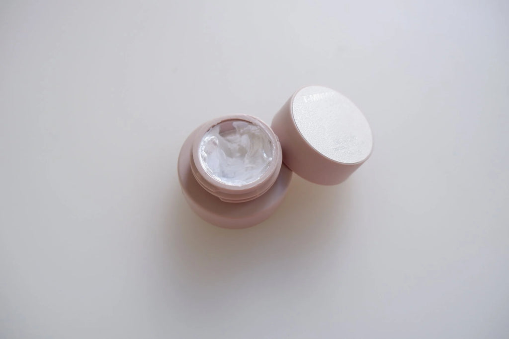 Kira by Huang Mineral Texture Art Gel - Pearl