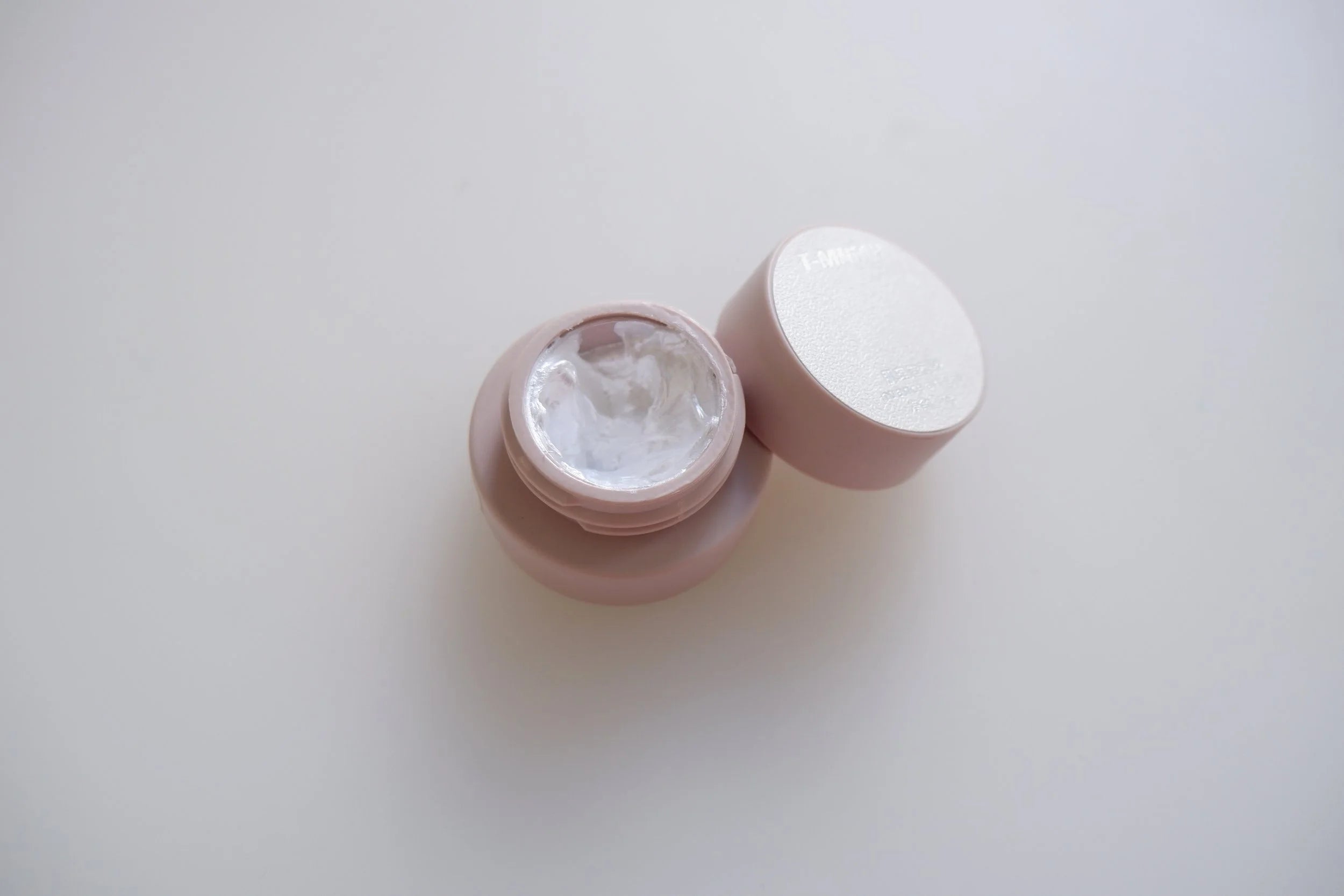 Kira by Huang Mineral Texture Art Gel - Pearl