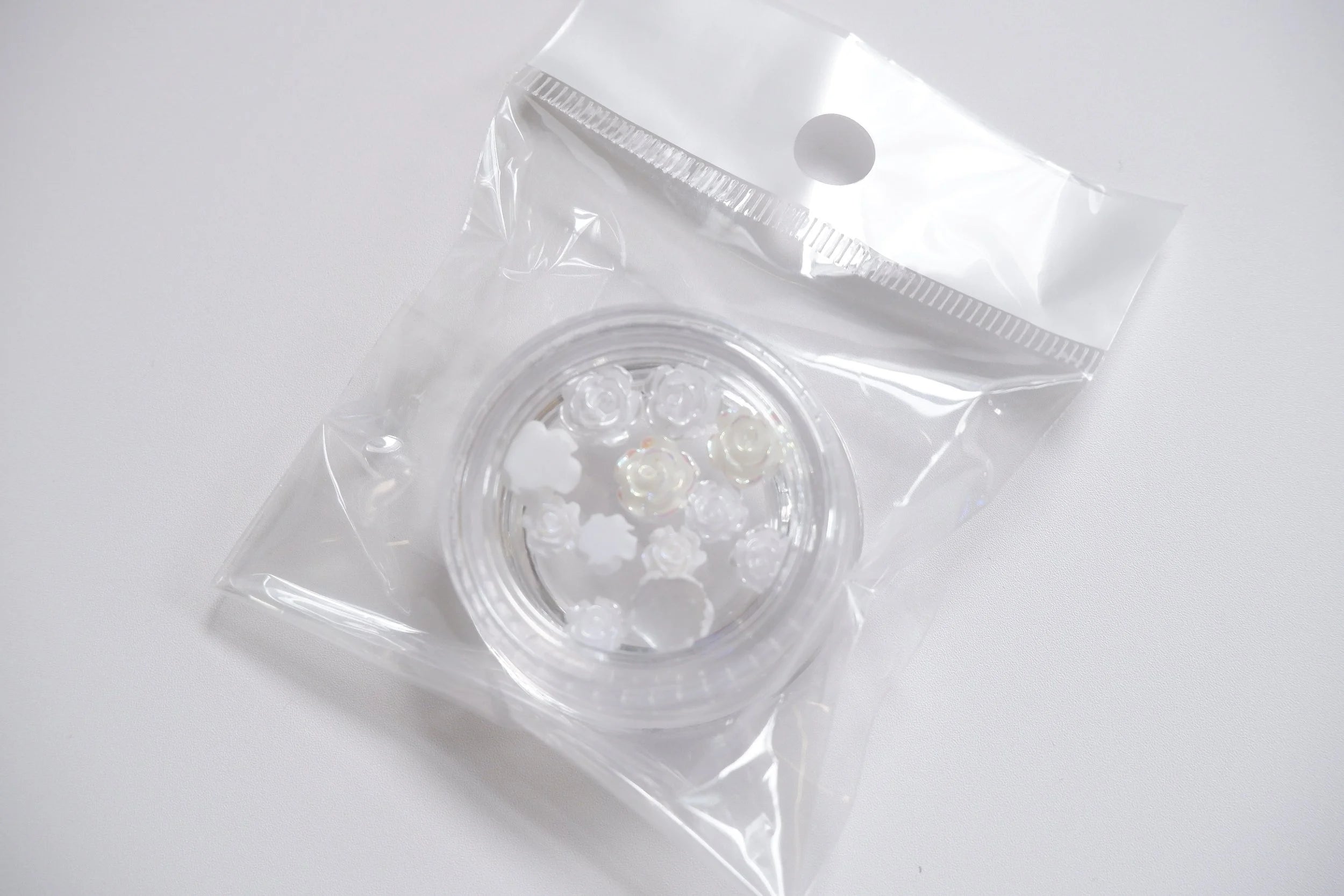 Mellow Edit 3D Rose Nail Charm - White